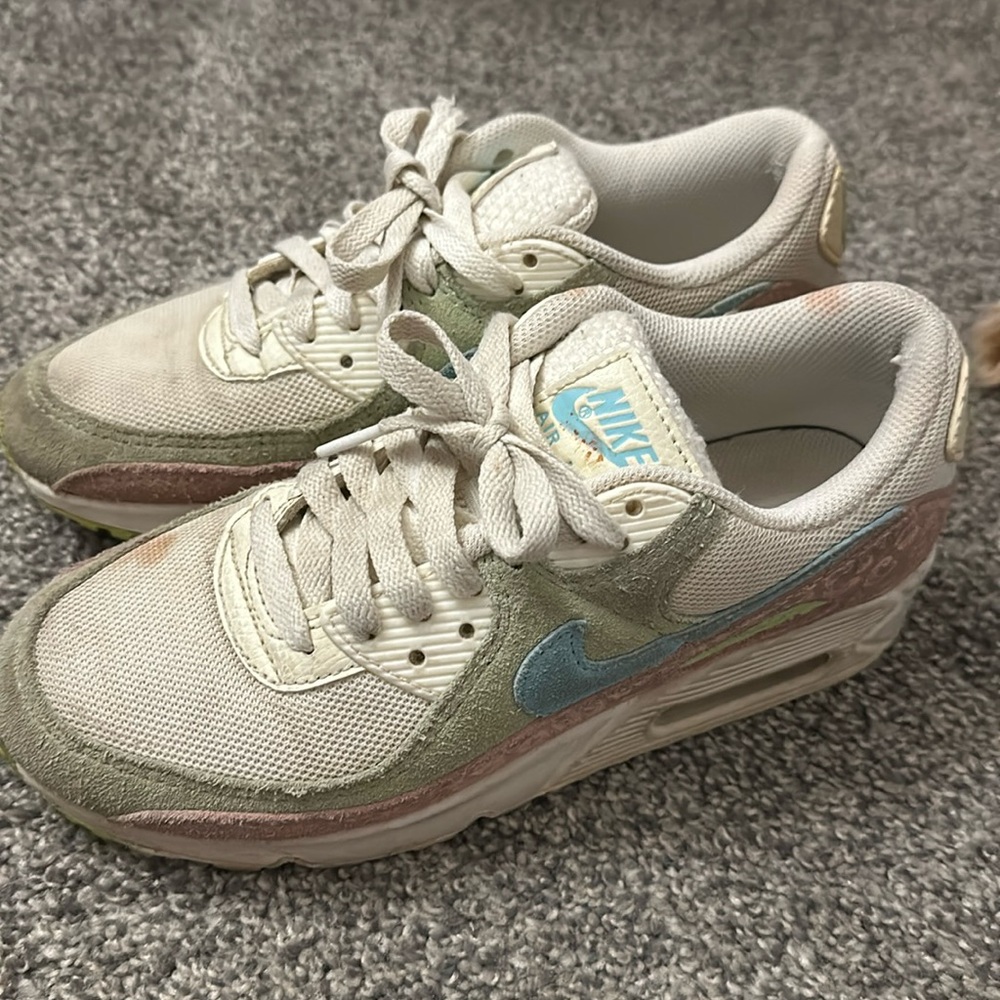 Nike Air Max ~ US 7.5